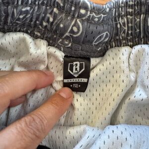 BB101 paisley shorts